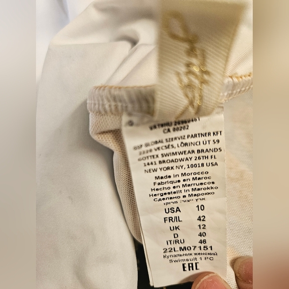 Gottex Essentials Safari V-Neck One Piece Swimsuit - Picture 9 of 12